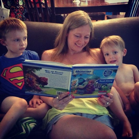 10 Ways to Encourage a Love of Reading | Mommy University